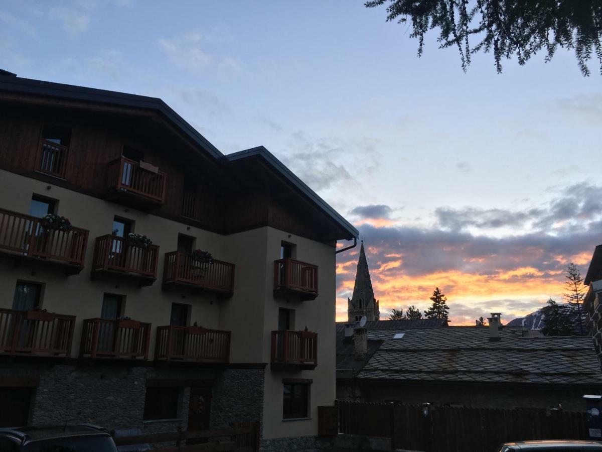 Appartamenti Genevris Oulx Екстериор снимка